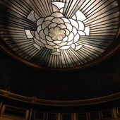 「シャンゼリゼ劇場の天井の照明」